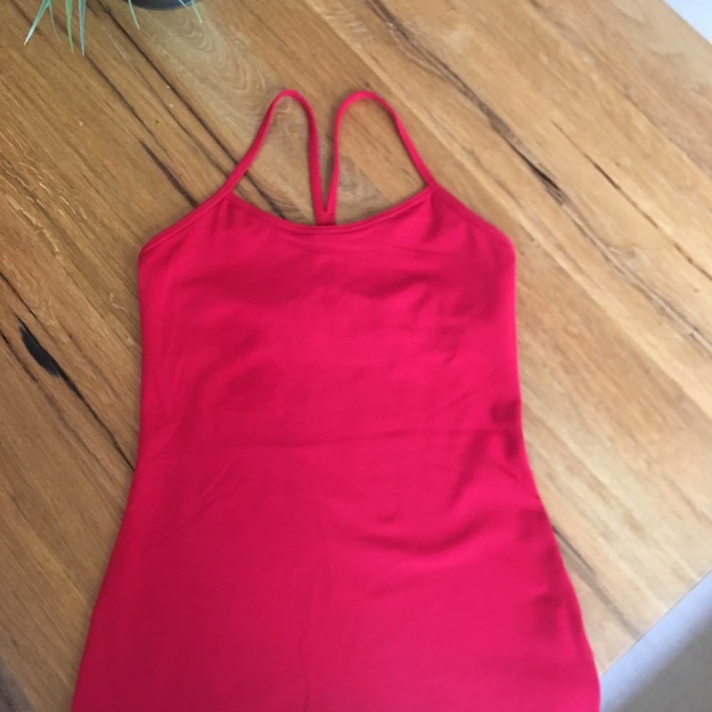 Red LuLulemon tank